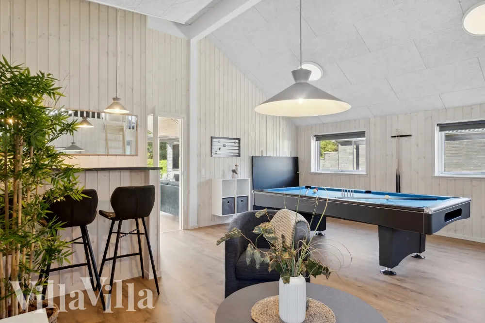 Aktivitätsraum mit Billardtisch im Ferienhaus